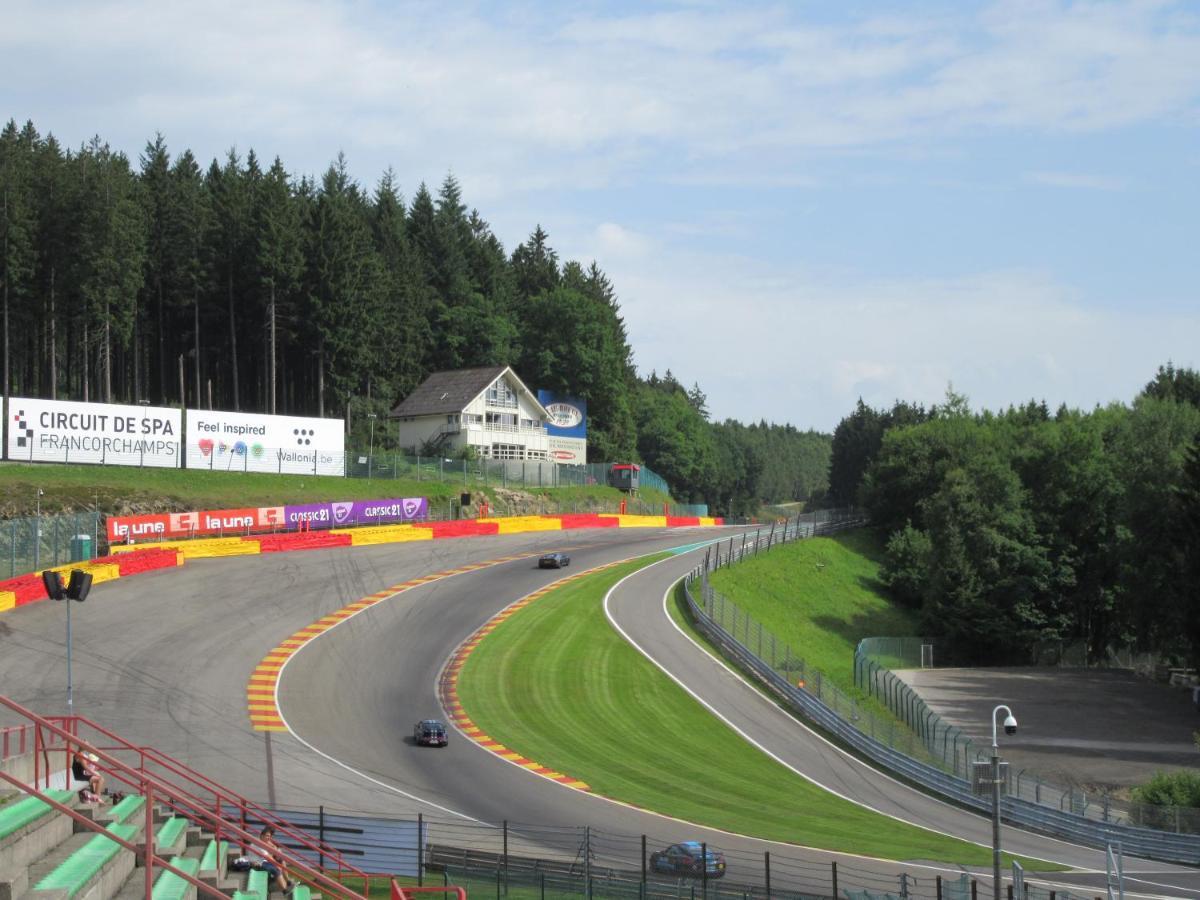 Gite Du Circuit Ставело Екстериор снимка